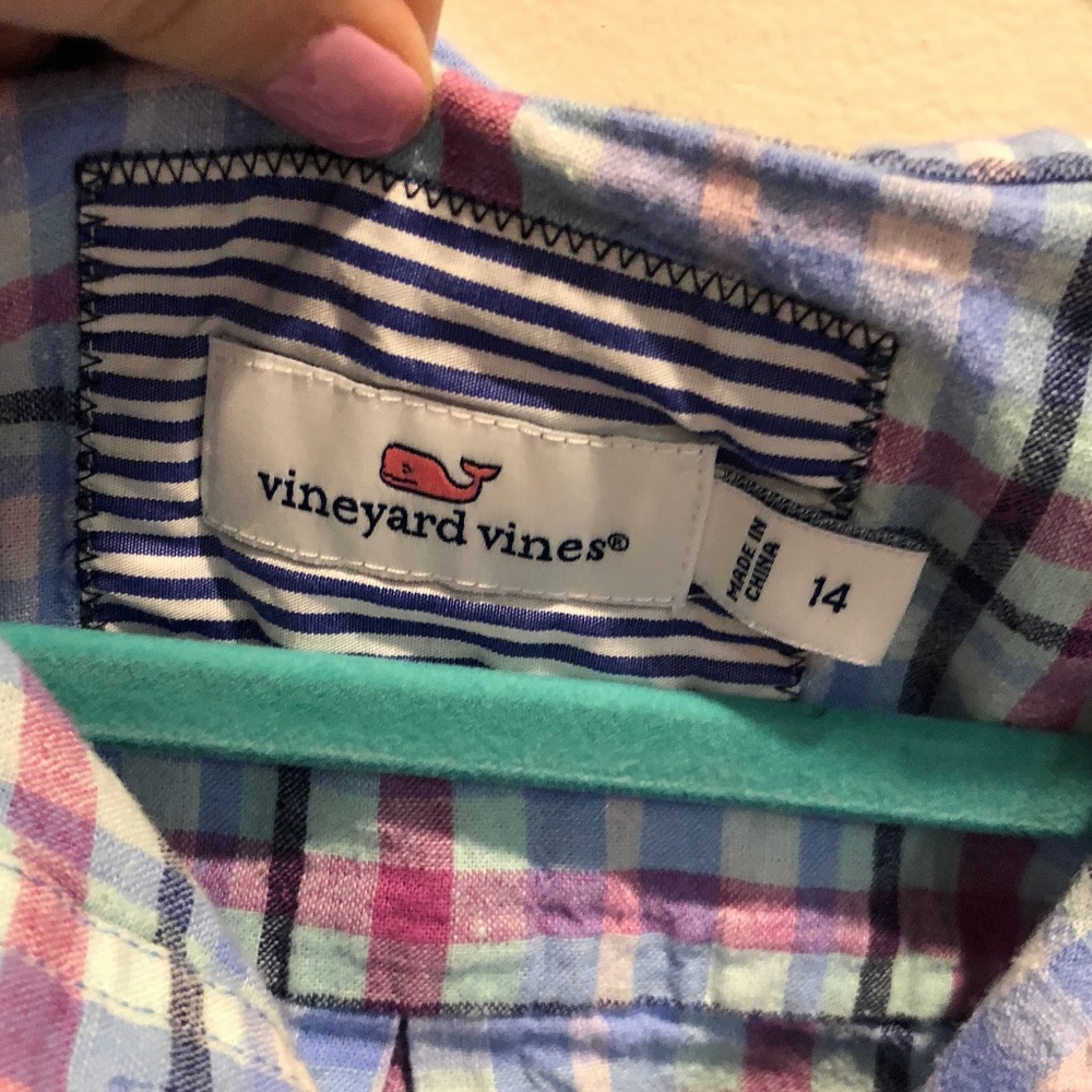 ***** SALE ITEM Vinyard Vines Botton Down Shirt - Picture 2 of 2